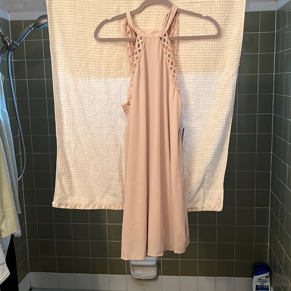 Pretty light pink , low back lulus dress